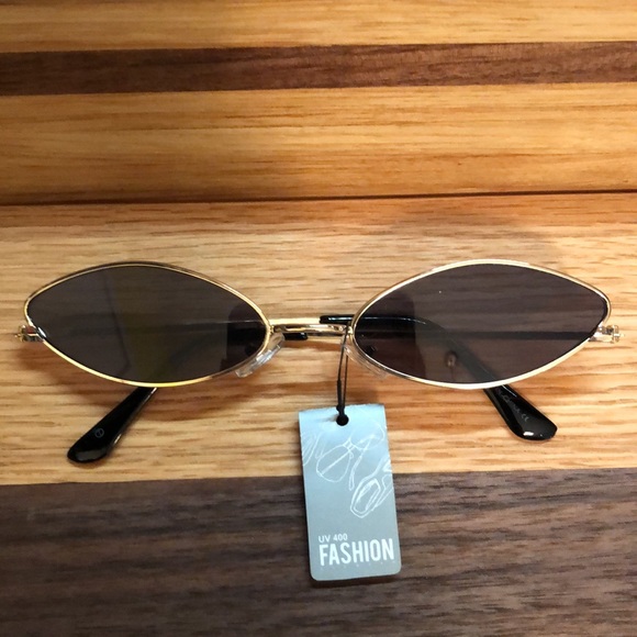 ❤️‍🔥 Small cat eye metal frame sunglasses! - Picture 3 of 5